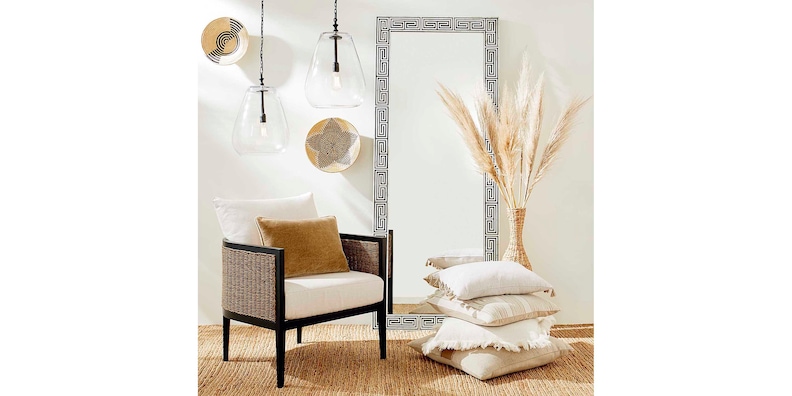 Accent Chair image number 2