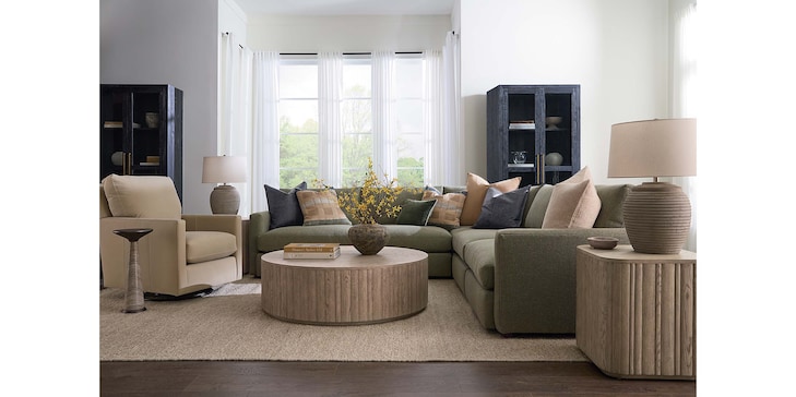 Round Cocktail Table image number 2