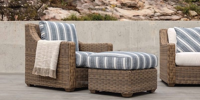 Oasis Outdoor Wicker Lounge Chair