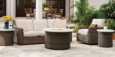 Oasis Outdoor Wicker Swivel Chair